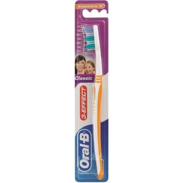 ORAL-B CLASSIC 3-EFFECT MEDIUM TANDENBORSTEL PAK 1 STUK