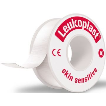 LEUKOPLAST 1 M X 2.5 CM SKIN SENSITIVE HECHTPLEISTER 1 STUK